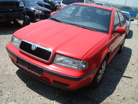 SKODA OCTAVIA 1.6 НА ЧАСТИ