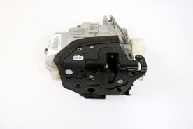 Предна лява брава врата  Volkswagen Passat 7 2010-2015   3C1837015A 2751