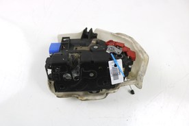 Предна дясна брава врата  Volkswagen Passat 6 2005-2010   3D2837016 2751