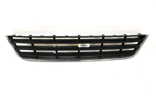 Централна  решетка в предна броня  Volkswagen Passat 6 2005-2010   3C0853677 2780