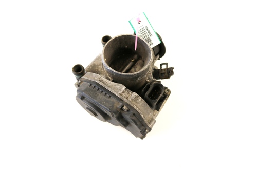  Дроселова клапа  Volkswagen Passat 1996-2005 1,6i 1.8 20V  058133063H