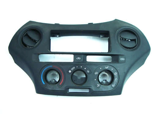  Централна конзола  Toyota Yaris 1999-2005 1.3 VVTi 55405-0D160-B0