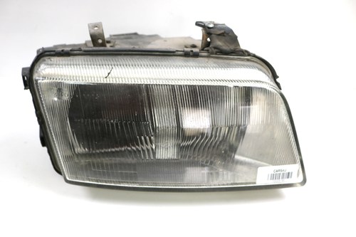 Десен фар    Audi A4 1995-2001   8D0941004A счупени щипки